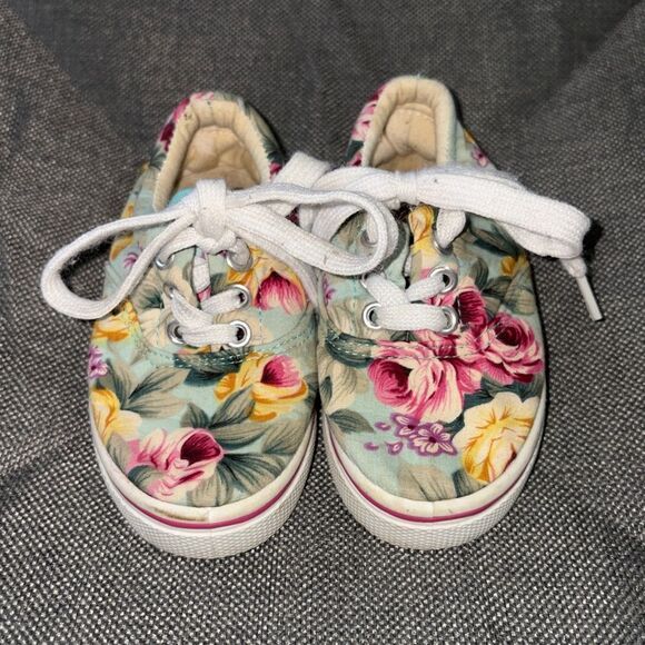 Lil Hazel’s flowered shoes toddler size 6 - Picture 1 of 4